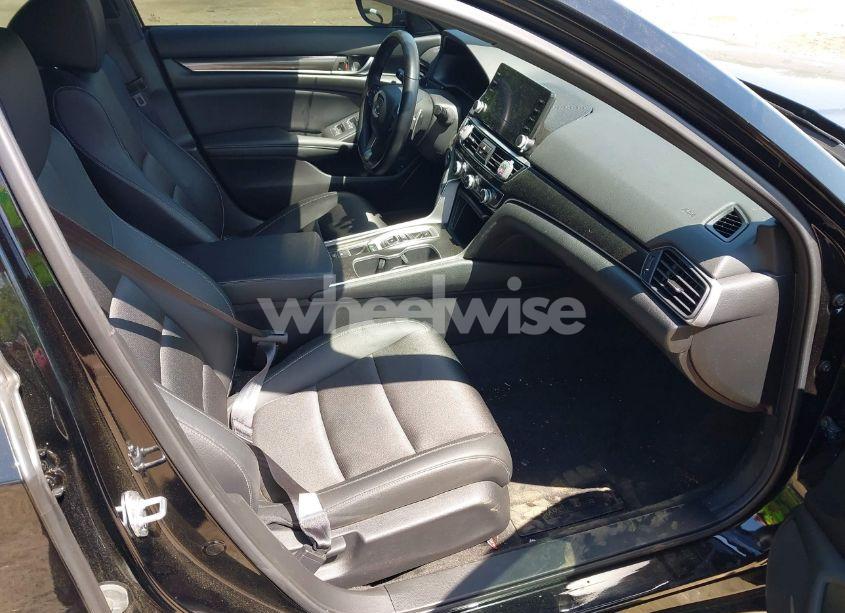 Photo 5 of 2022 Honda Accord SPORT 2.0T (VIN 1HGCV2F32NA015405)