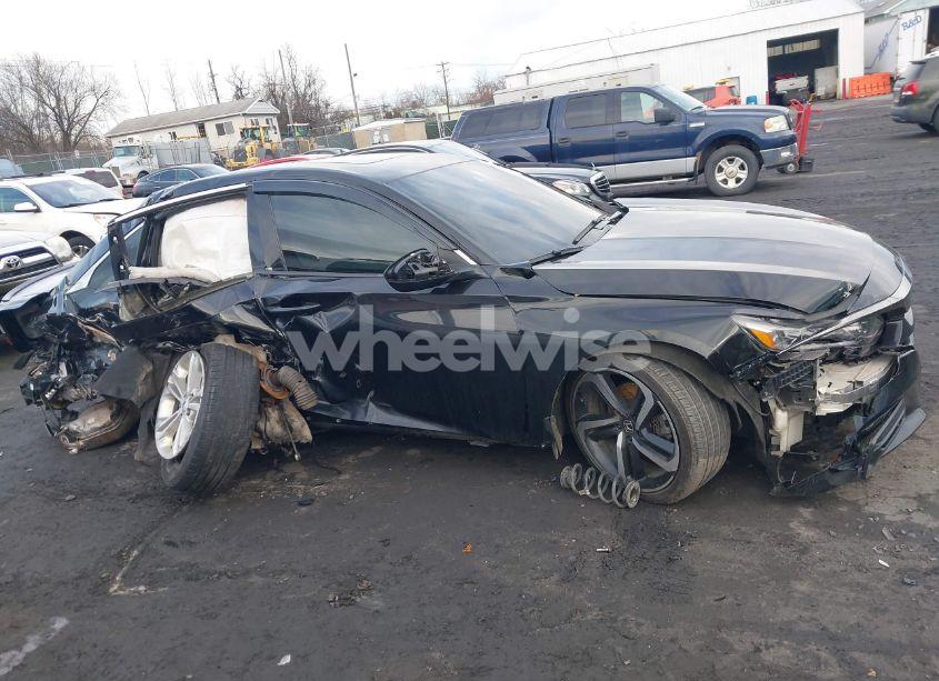 Photo 13 of 2018 Honda Accord SPORT 2.0T (VIN 1HGCV2F33JA013494)