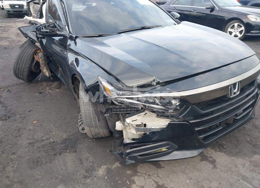 Photo 17 of 2018 Honda Accord SPORT 2.0T (VIN 1HGCV2F33JA013494)