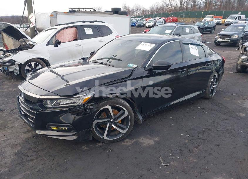 Photo 2 of 2018 Honda Accord SPORT 2.0T (VIN 1HGCV2F33JA013494)