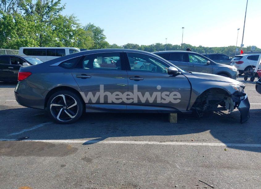 Photo 13 of 2018 Honda Accord SPORT 2.0T (VIN 1HGCV2F33JA027931)