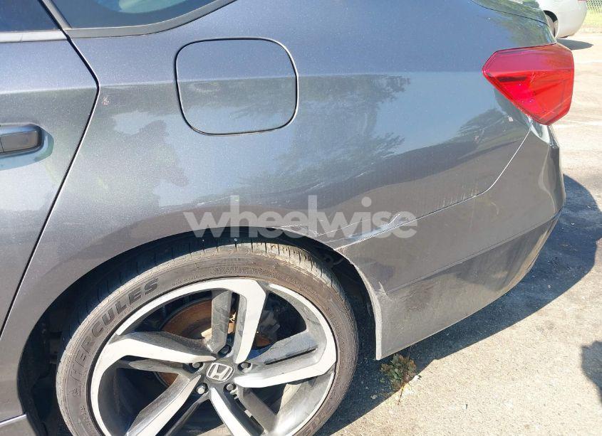 Photo 19 of 2018 Honda Accord SPORT 2.0T (VIN 1HGCV2F33JA027931)