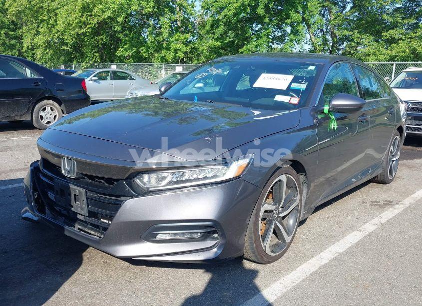 Photo 2 of 2018 Honda Accord SPORT 2.0T (VIN 1HGCV2F33JA027931)