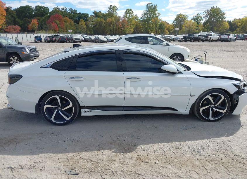 Photo 13 of 2019 Honda Accord SPORT 2.0T (VIN 1HGCV2F33KA014582)
