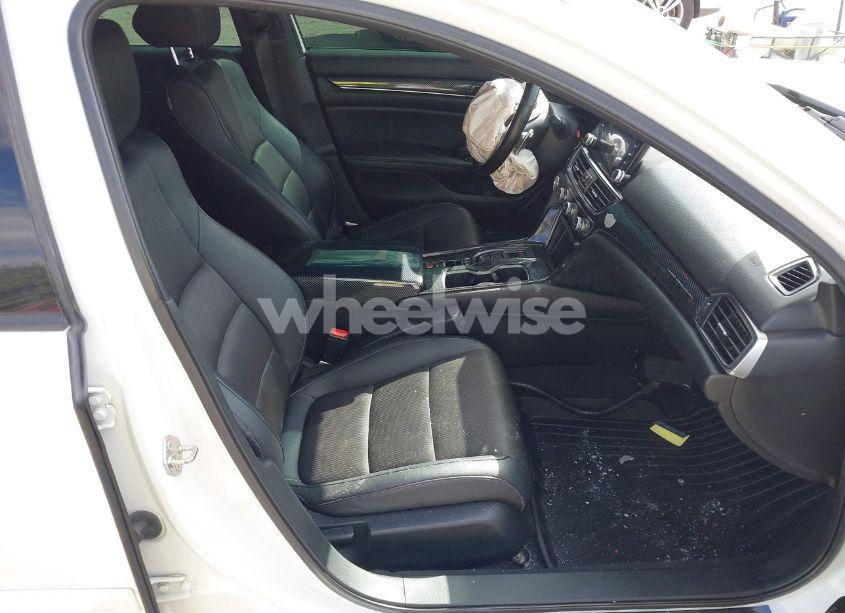 Photo 5 of 2019 Honda Accord SPORT 2.0T (VIN 1HGCV2F33KA014582)