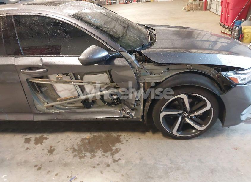 Photo 6 of 2020 Honda Accord SPORT 2.0T (VIN 1HGCV2F33LA012090)