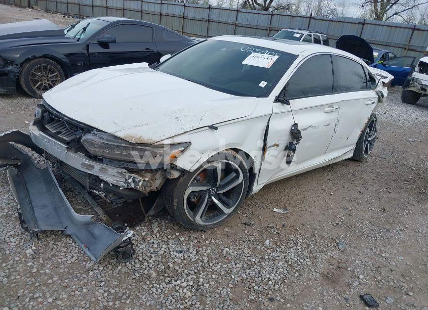 Photo 2 of 2020 Honda Accord SPORT 2.0T (VIN 1HGCV2F33LA028905)