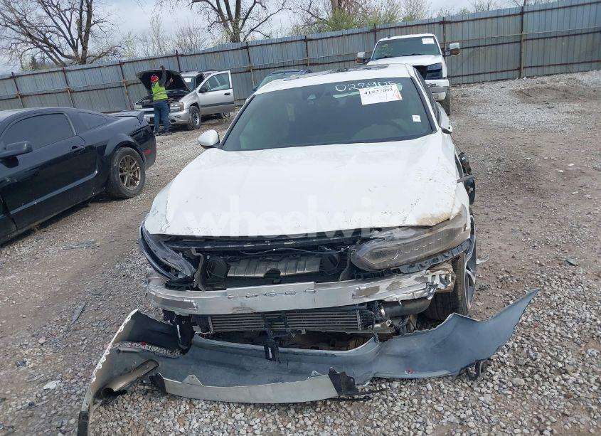 Photo 6 of 2020 Honda Accord SPORT 2.0T (VIN 1HGCV2F33LA028905)