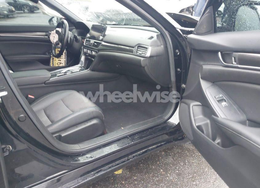 Photo 5 of 2021 Honda Accord SPORT 2.0T (VIN 1HGCV2F33MA002015)