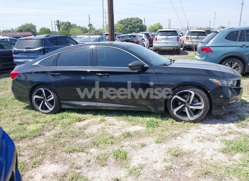 Photo 13 of 2018 Honda Accord SPORT 2.0T (VIN 1HGCV2F34JA002066)