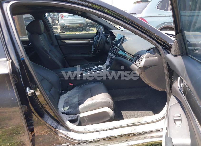 Photo 5 of 2018 Honda Accord SPORT 2.0T (VIN 1HGCV2F34JA002066)