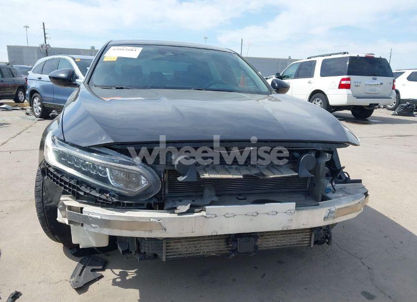 Photo 13 of 2018 Honda Accord SPORT 2.0T (VIN 1HGCV2F34JA014718)