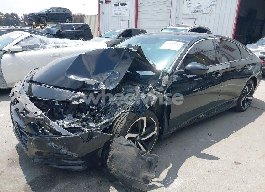 Photo 2 of 2018 Honda Accord SPORT 2.0T (VIN 1HGCV2F34JA032006)
