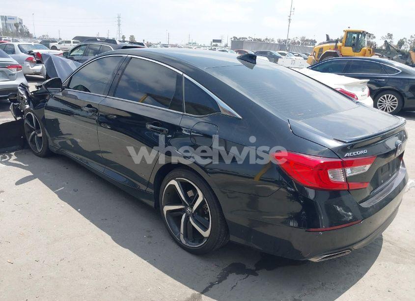 Photo 3 of 2018 Honda Accord SPORT 2.0T (VIN 1HGCV2F34JA032006)