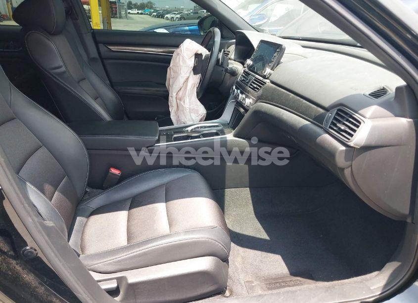 Photo 5 of 2018 Honda Accord SPORT 2.0T (VIN 1HGCV2F34JA032006)