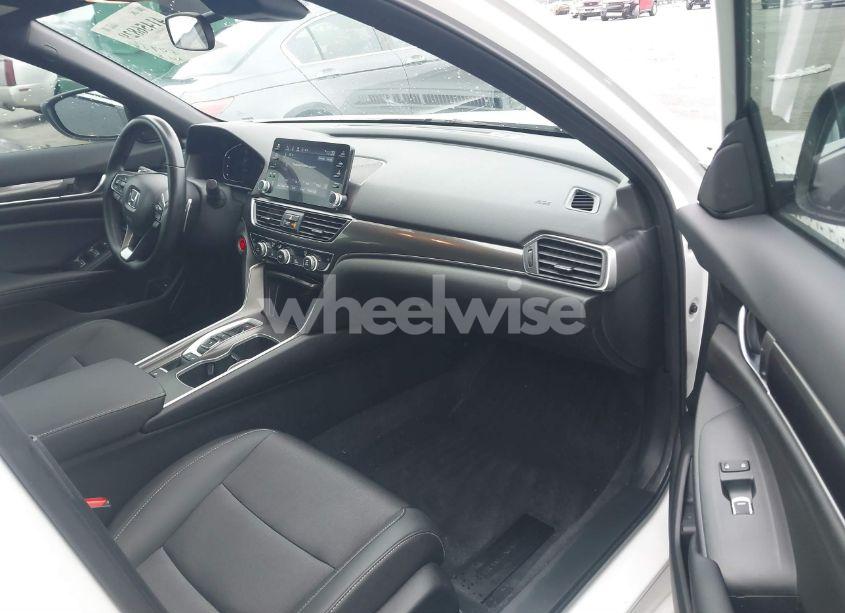 Photo 5 of 2022 Honda Accord SPORT 2.0T (VIN 1HGCV2F34NA016832)