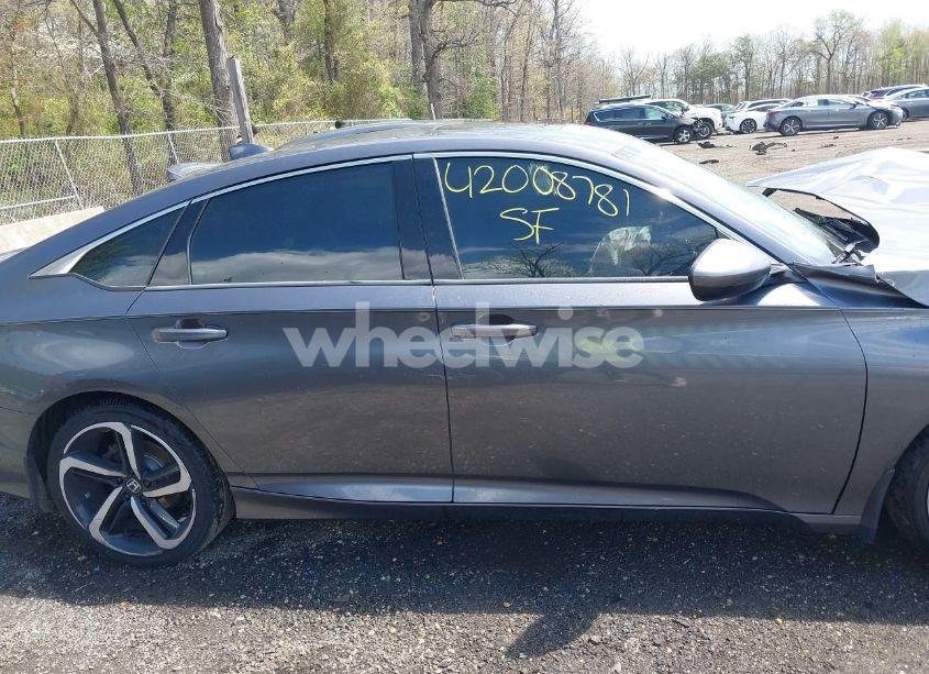 Photo 12 of 2018 Honda Accord SPORT 2.0T (VIN 1HGCV2F35JA026568)