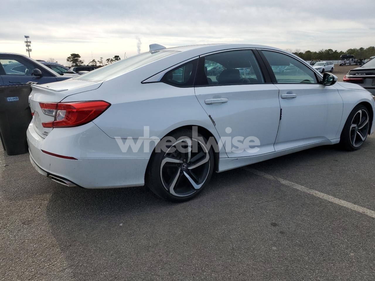 Photo 3 of 2019 HONDA ACCORD SPORT (VIN 1HGCV2F35KA015796)