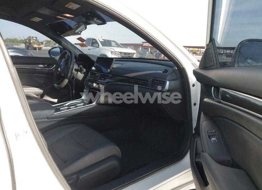 Photo 5 of 2020 Honda Accord SPORT 2.0T (VIN 1HGCV2F36LA024346)