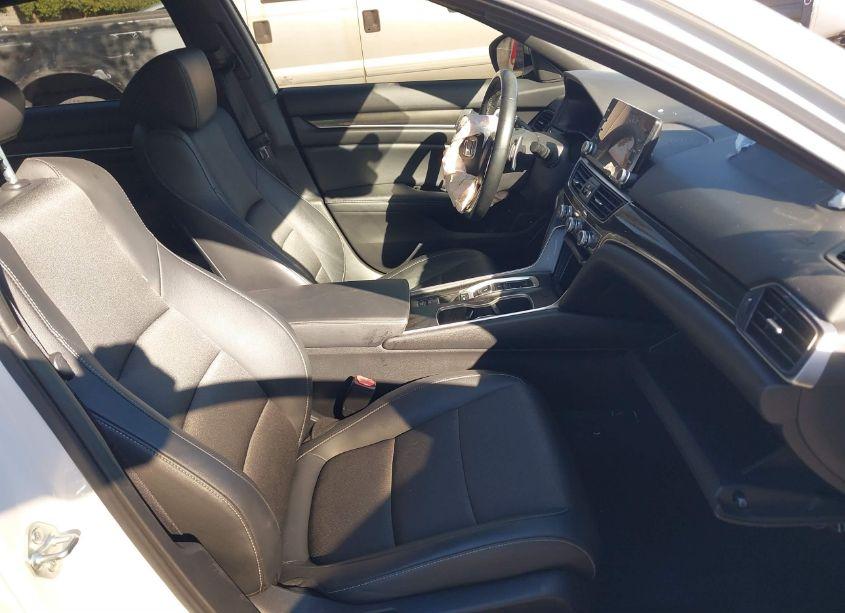 Photo 5 of 2022 Honda Accord SPORT 2.0T (VIN 1HGCV2F38NA007714)