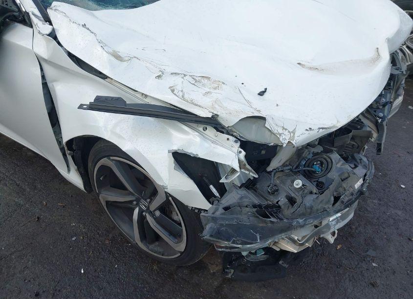 Photo 18 of 2018 Honda Accord SPORT 2.0T (VIN 1HGCV2F39JA008123)