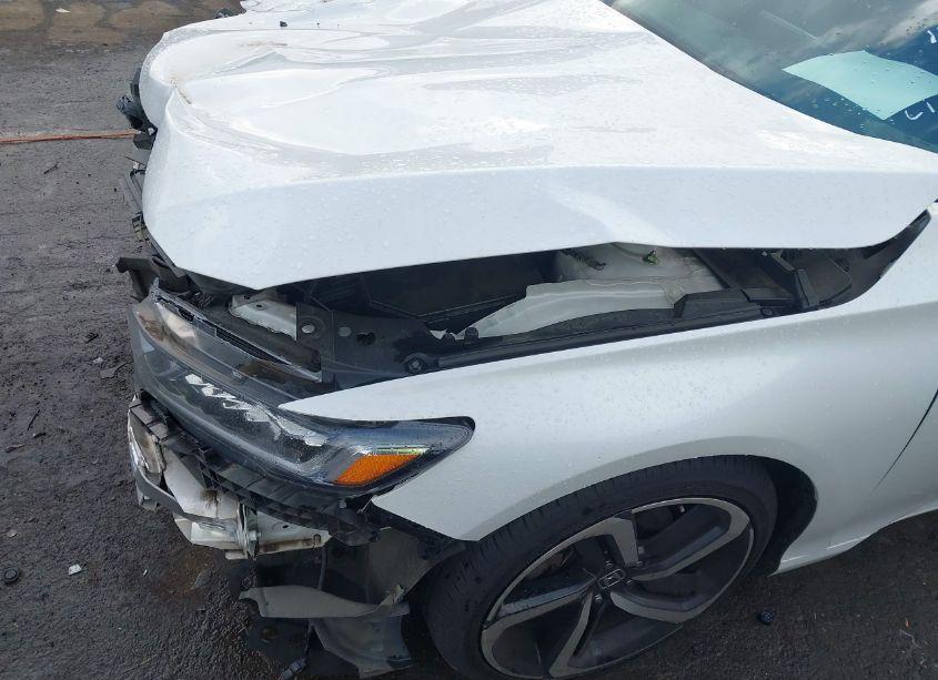 Photo 20 of 2018 Honda Accord SPORT 2.0T (VIN 1HGCV2F39JA008123)