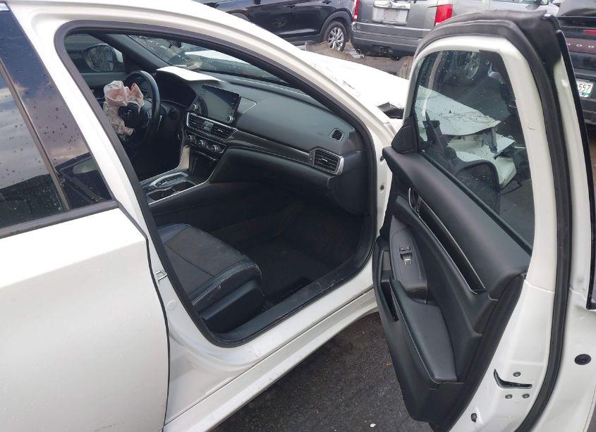 Photo 5 of 2018 Honda Accord SPORT 2.0T (VIN 1HGCV2F39JA008123)