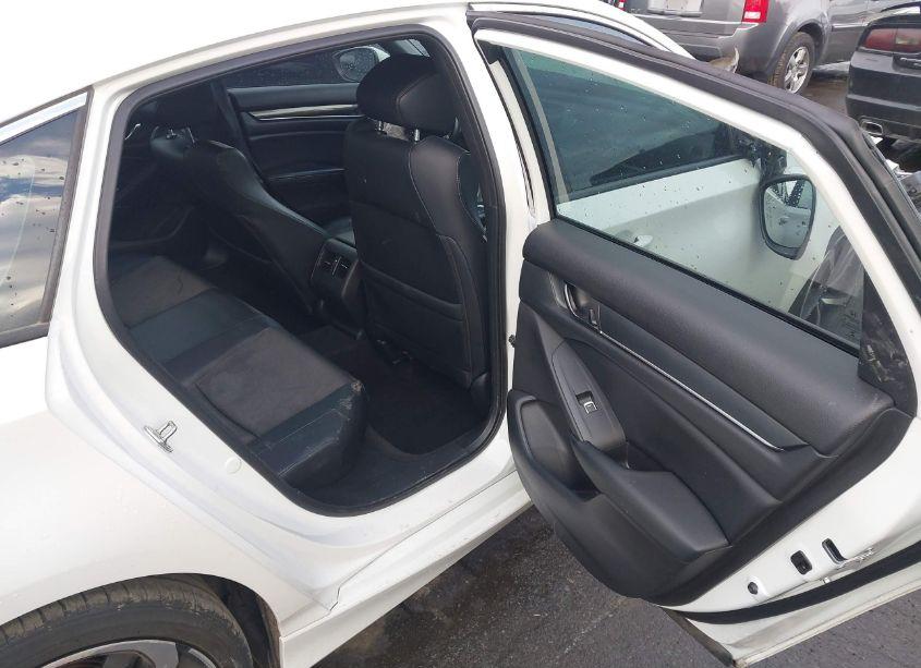 Photo 8 of 2018 Honda Accord SPORT 2.0T (VIN 1HGCV2F39JA008123)