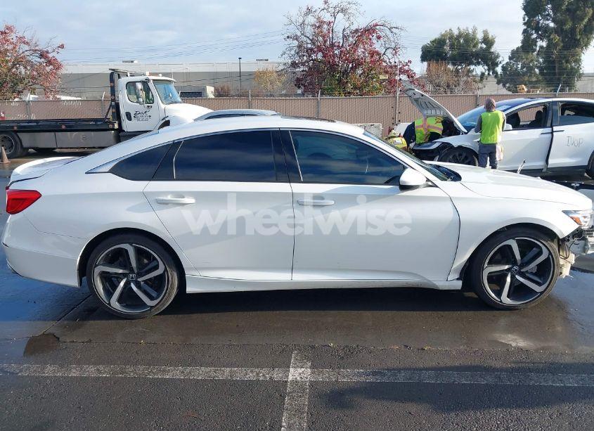 Photo 14 of 2018 Honda Accord SPORT 2.0T (VIN 1HGCV2F39JA017551)