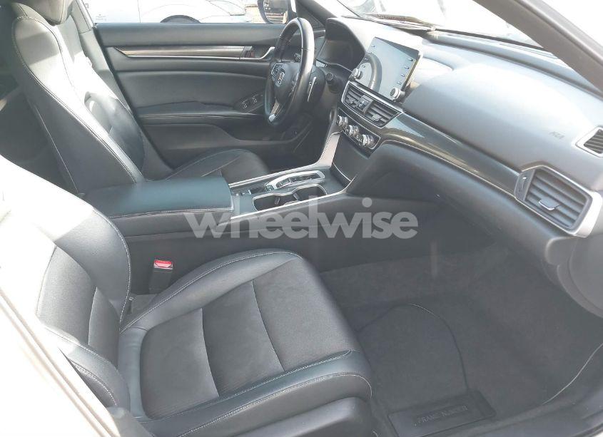 Photo 5 of 2018 Honda Accord SPORT 2.0T (VIN 1HGCV2F39JA017551)