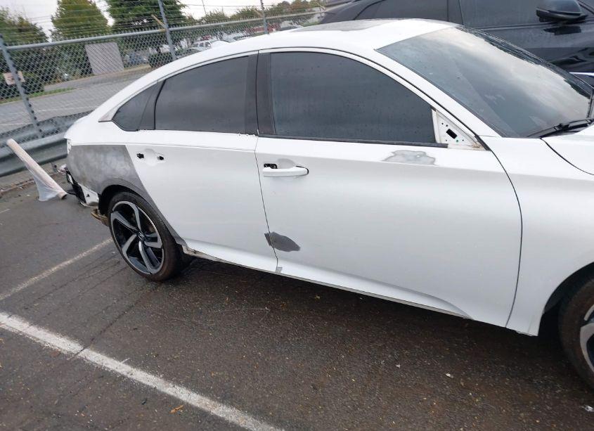 Photo 13 of 2018 Honda Accord SPORT 2.0T (VIN 1HGCV2F39JA036696)