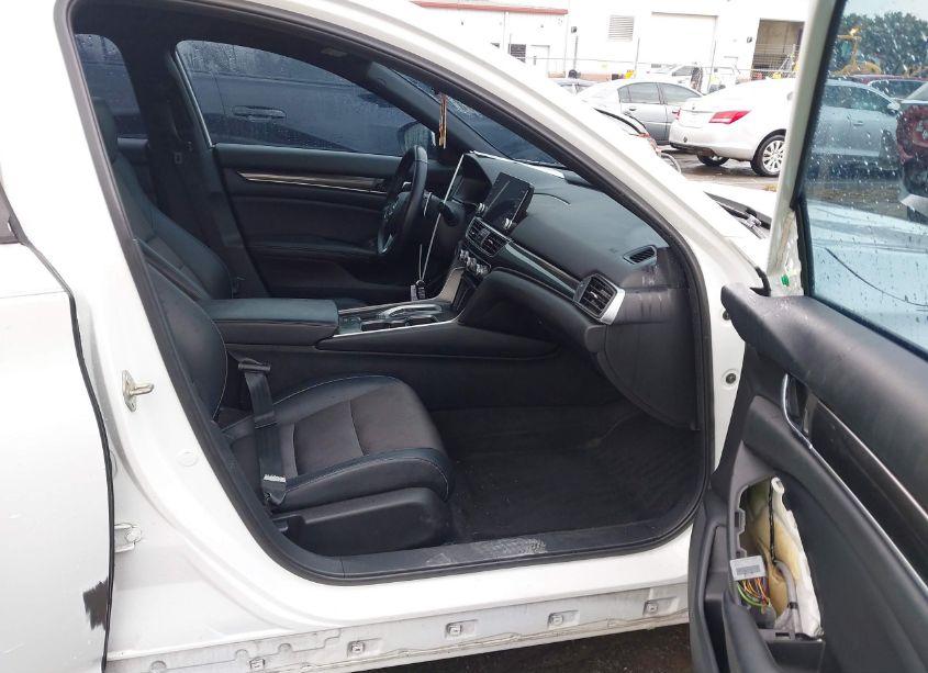 Photo 5 of 2018 Honda Accord SPORT 2.0T (VIN 1HGCV2F39JA036696)
