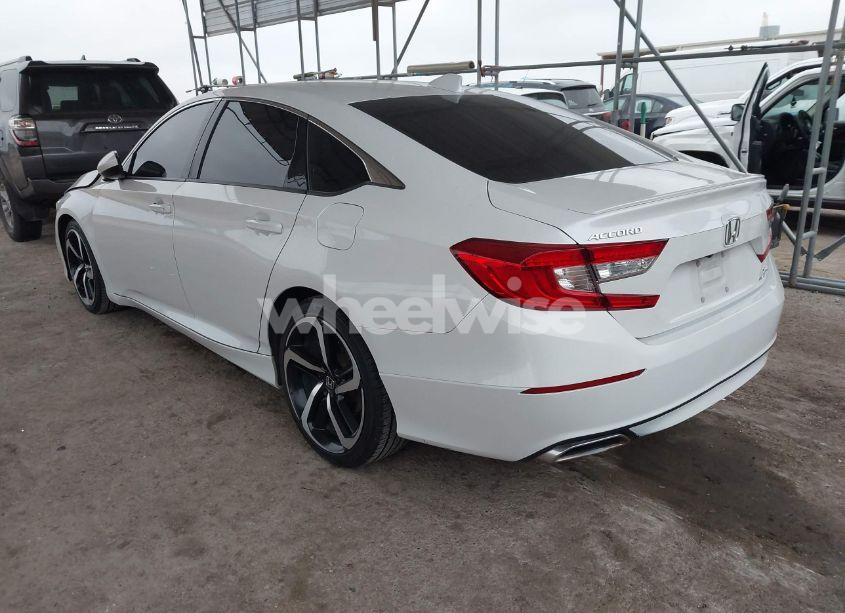 Photo 3 of 2020 Honda Accord SPORT 2.0T (VIN 1HGCV2F39LA027256)