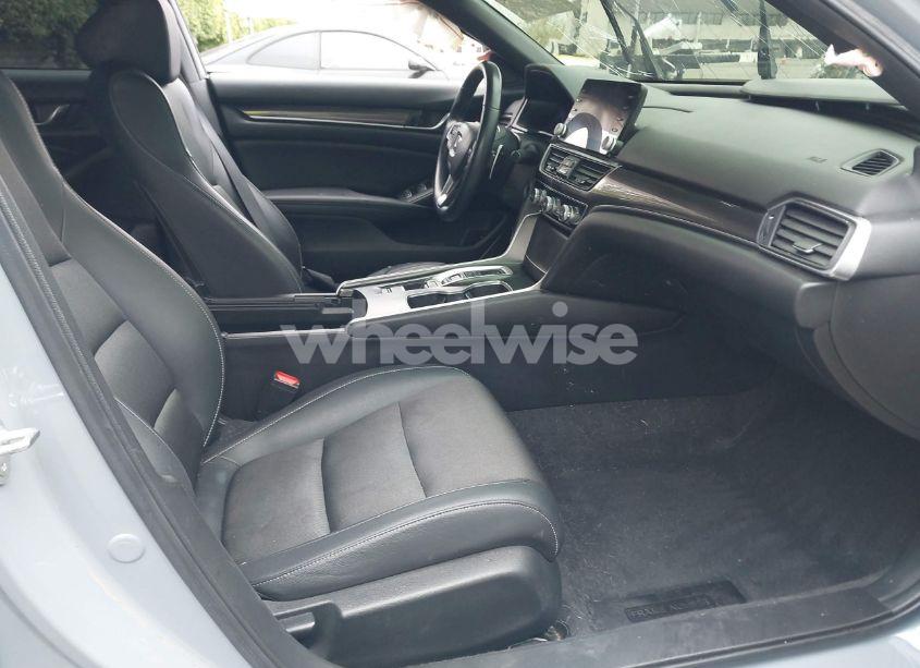 Photo 5 of 2022 Honda Accord SPORT 2.0T (VIN 1HGCV2F39NA011996)