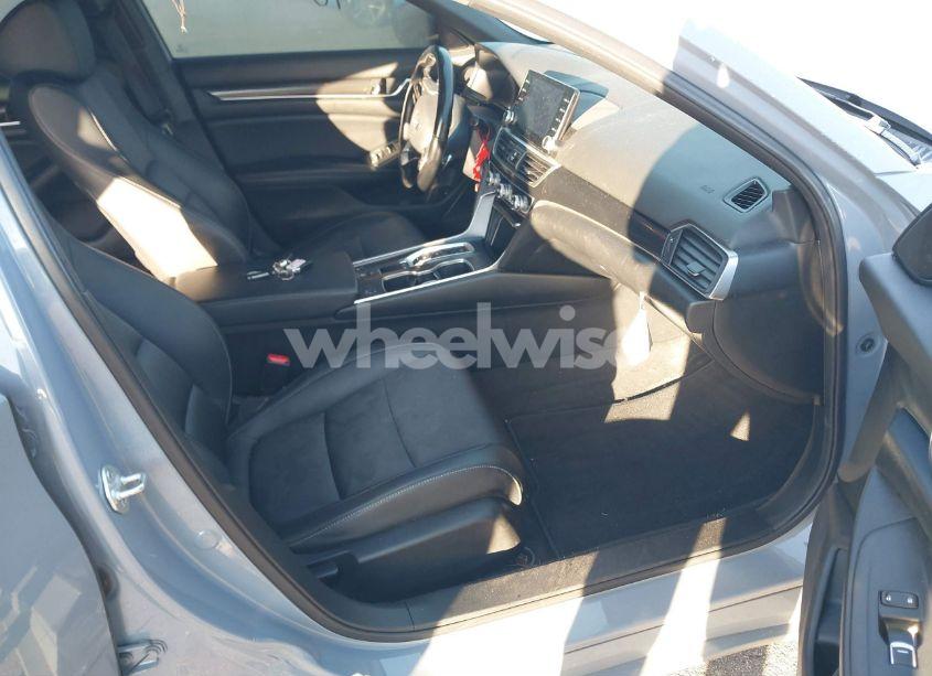 Photo 5 of 2022 Honda Accord SPORT 2.0T (VIN 1HGCV2F39NA014963)