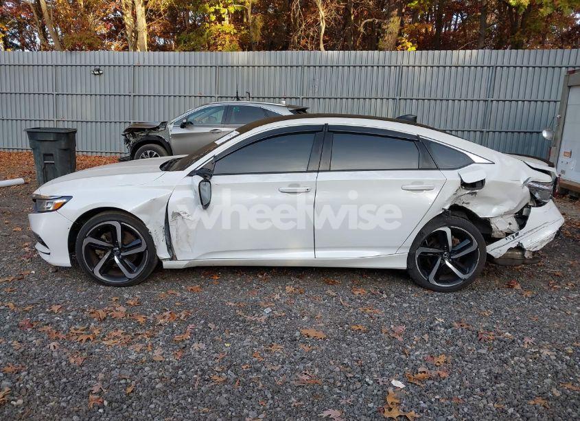 Photo 14 of 2018 Honda Accord SPORT 2.0T (VIN 1HGCV2F3XJA018840)