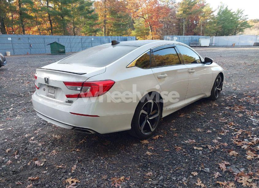 Photo 4 of 2018 Honda Accord SPORT 2.0T (VIN 1HGCV2F3XJA018840)