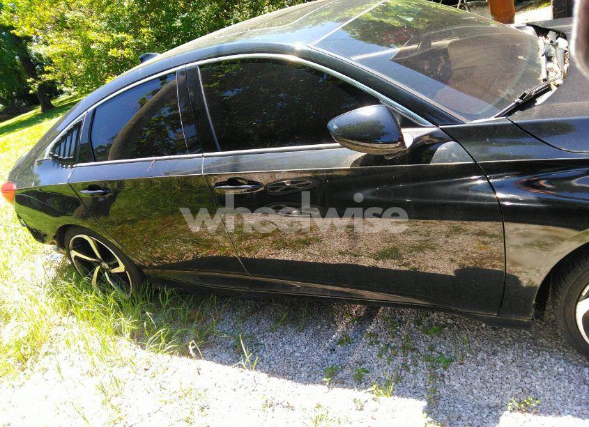 Photo 13 of 2019 Honda Accord SPORT 2.0T (VIN 1HGCV2F3XKA022582)