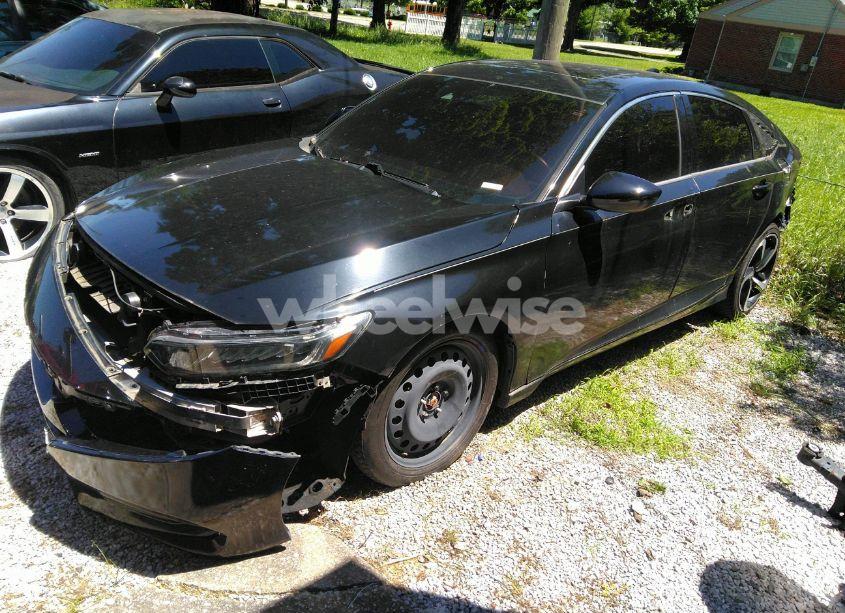 Photo 2 of 2019 Honda Accord SPORT 2.0T (VIN 1HGCV2F3XKA022582)