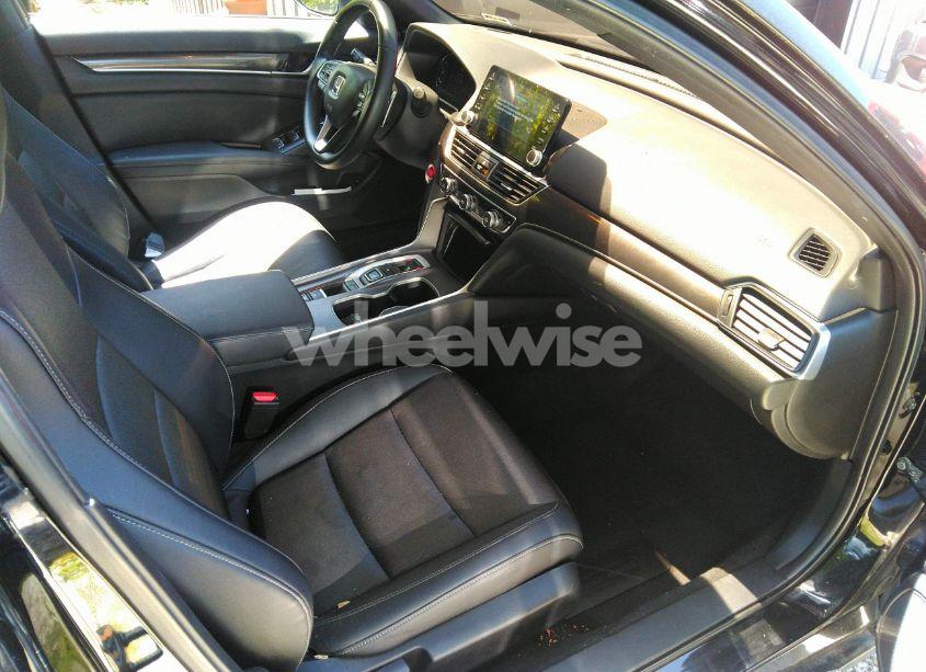 Photo 5 of 2019 Honda Accord SPORT 2.0T (VIN 1HGCV2F3XKA022582)