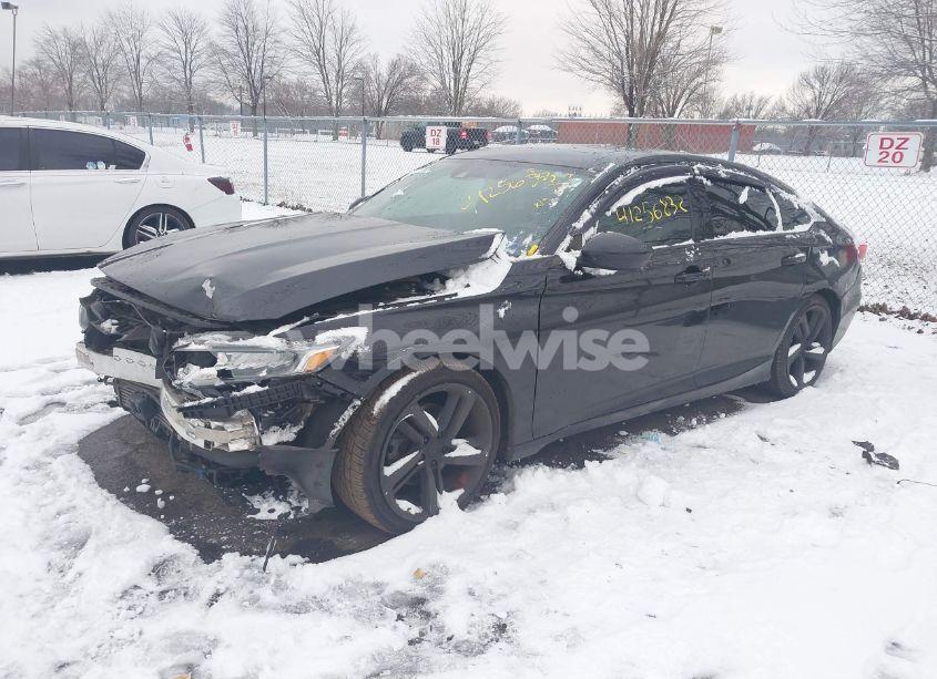 Photo 2 of 2019 Honda Accord SPORT 2.0T (VIN 1HGCV2F3XKA026485)