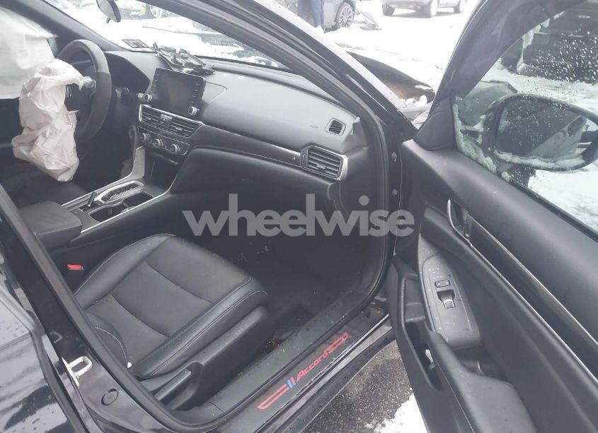 Photo 5 of 2019 Honda Accord SPORT 2.0T (VIN 1HGCV2F3XKA026485)
