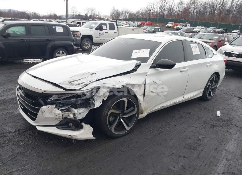 Photo 2 of 2022 Honda Accord SPORT 2.0T (VIN 1HGCV2F3XNA022988)