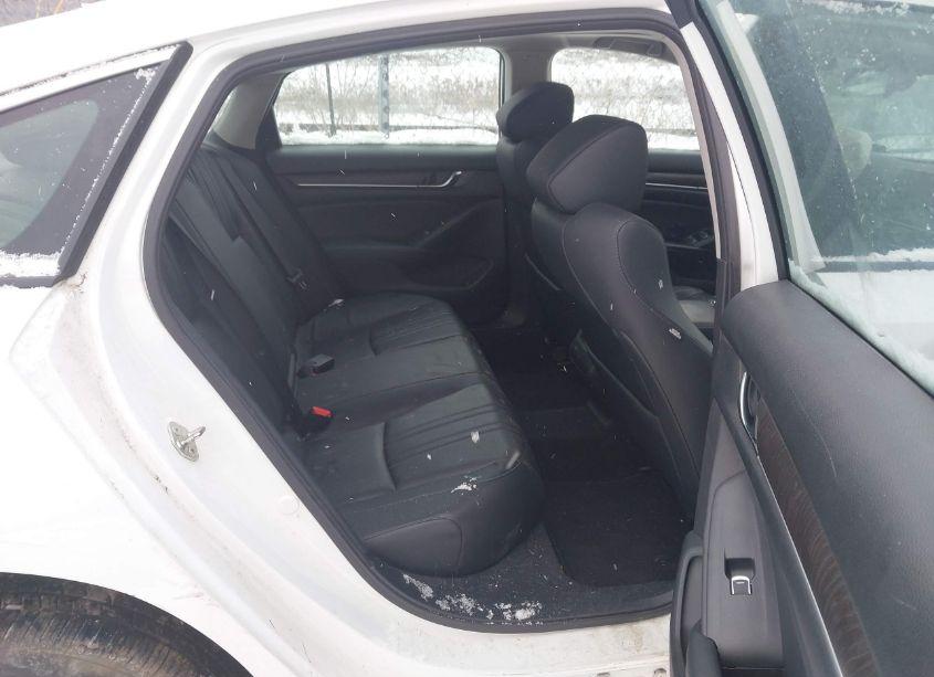 Photo 8 of 2018 Honda Accord EX-L 2.0T (VIN 1HGCV2F51JA014130)