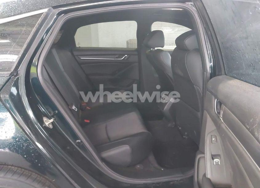 Photo 8 of 2018 Honda Accord EX-L 2.0T (VIN 1HGCV2F51JA015598)