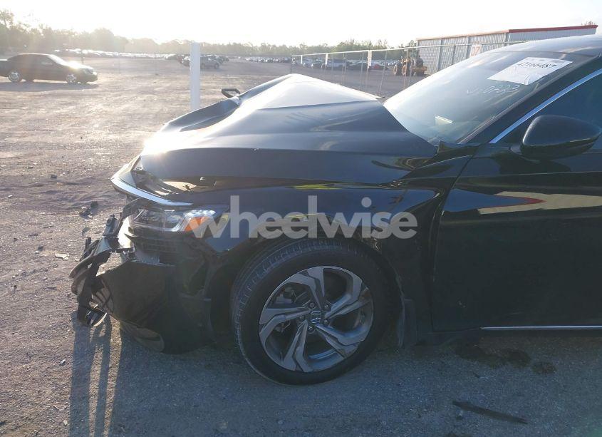 Photo 6 of 2019 Honda Accord EX-L 2.0T (VIN 1HGCV2F51KA020723)