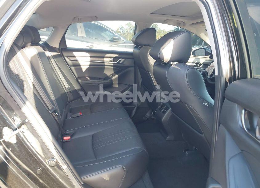 Photo 8 of 2019 Honda Accord EX-L 2.0T (VIN 1HGCV2F51KA020723)