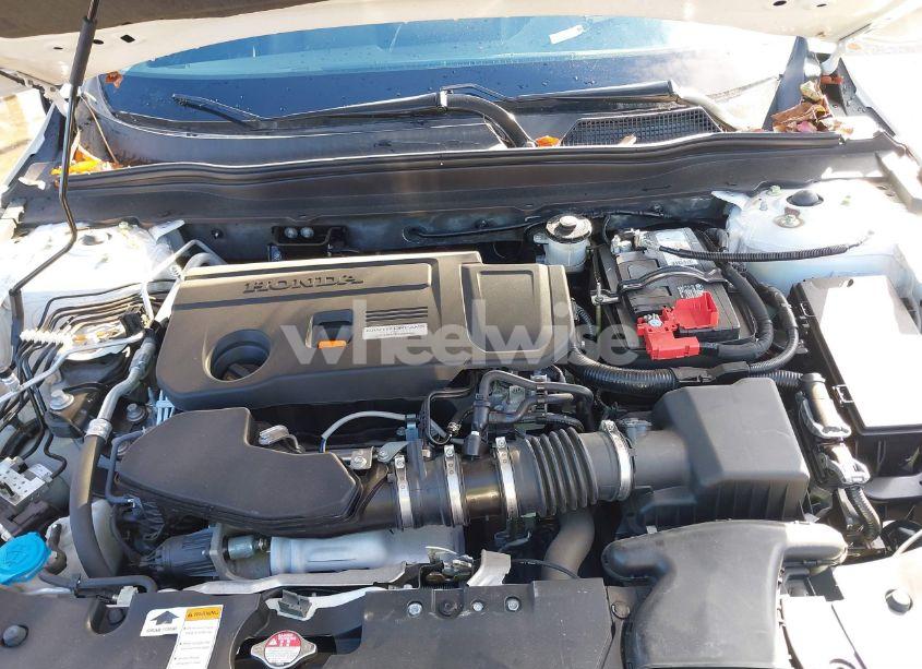Photo 10 of 2018 Honda Accord EX-L 2.0T (VIN 1HGCV2F53JA037778)