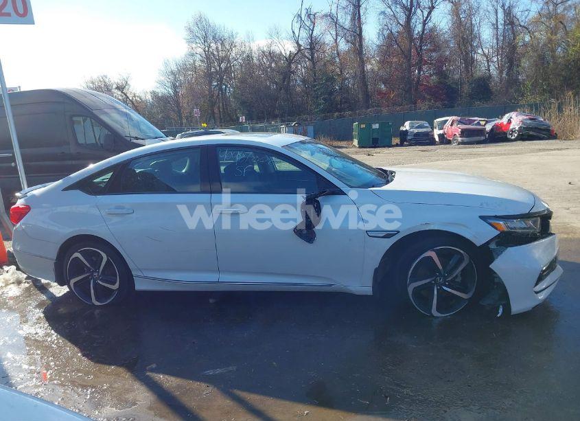 Photo 13 of 2018 Honda Accord EX-L 2.0T (VIN 1HGCV2F53JA037778)