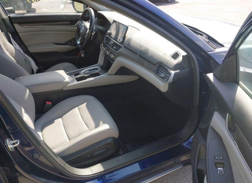 Photo 5 of 2019 Honda Accord EX-L 2.0T (VIN 1HGCV2F53KA027057)